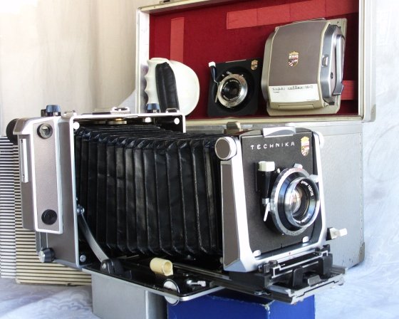 Large format folding cam, Linhof ST V with many accessories and box in mint cond.
