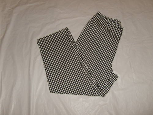 WOMENS ST JOHNS BAY CAPRIS SIZE 10 VERY CUTE