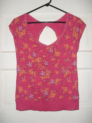WOMENS SELF ESTEEM TOP SIZE L VERY CUTE