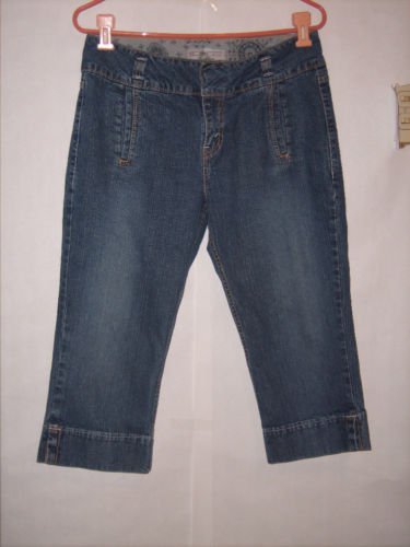 Levi Strauss Signature Denim Jean Capris size 8 EUC