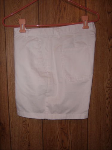 Lee Performance Khakis White Shorts size 10 M