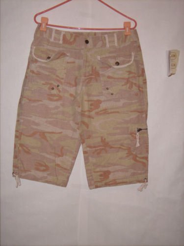 CATO light camo Cargo Pant Capris Size 12 Mid Rise