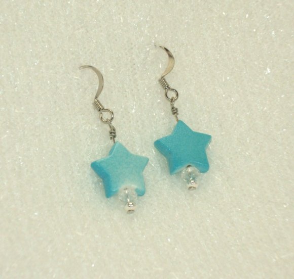 Baby blue star earring