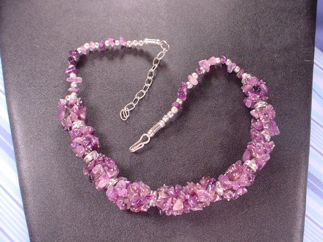 DECO LIGHT AMETHYST NECKLACE AND EARRINGS WITH A STAINLESS CLASP