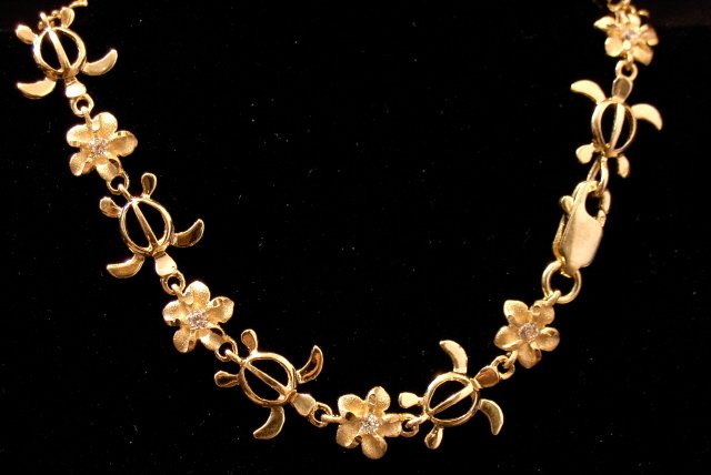14kt Gold Hawaiian Sea Turtle and Plumeria Flower Bracelet