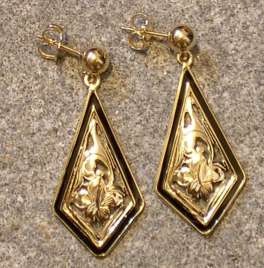 14kt Gold Hibiscus Drop Earrings