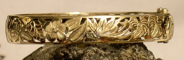 14kt Gold Hawaiian Flower Garden Bangle Bracelet