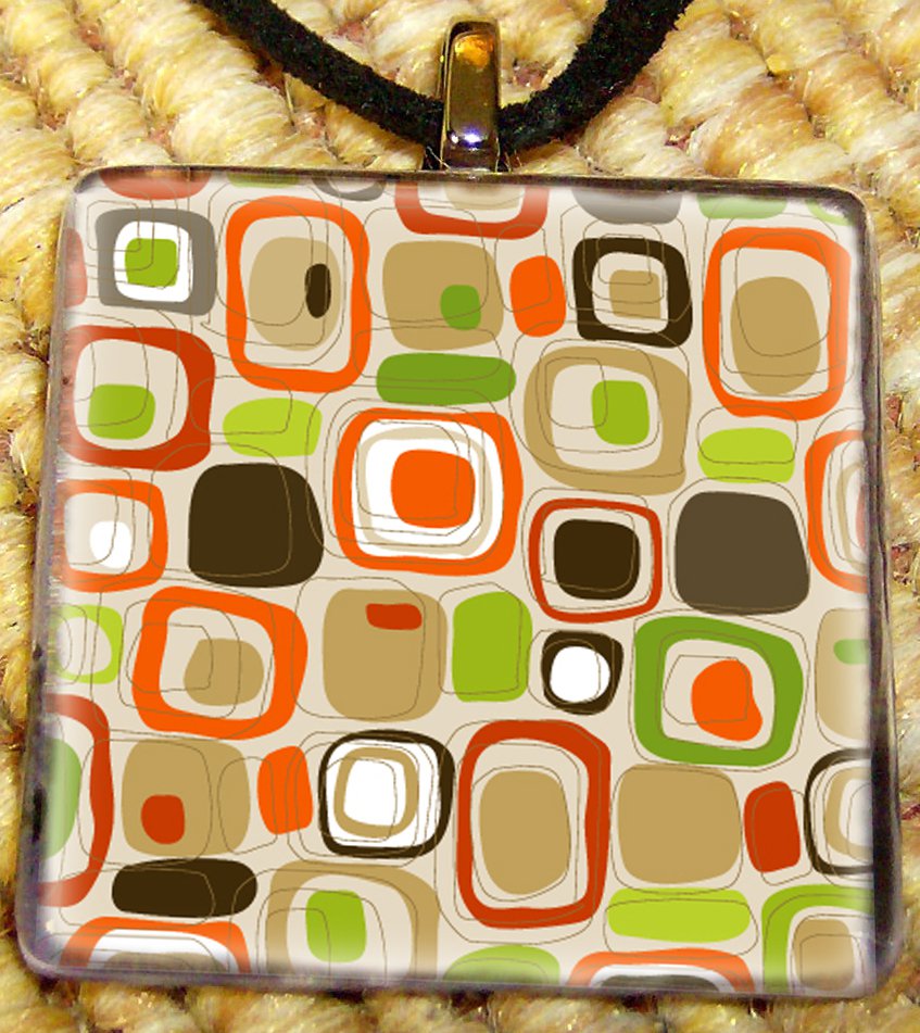Retro Pattern Glass Pendant