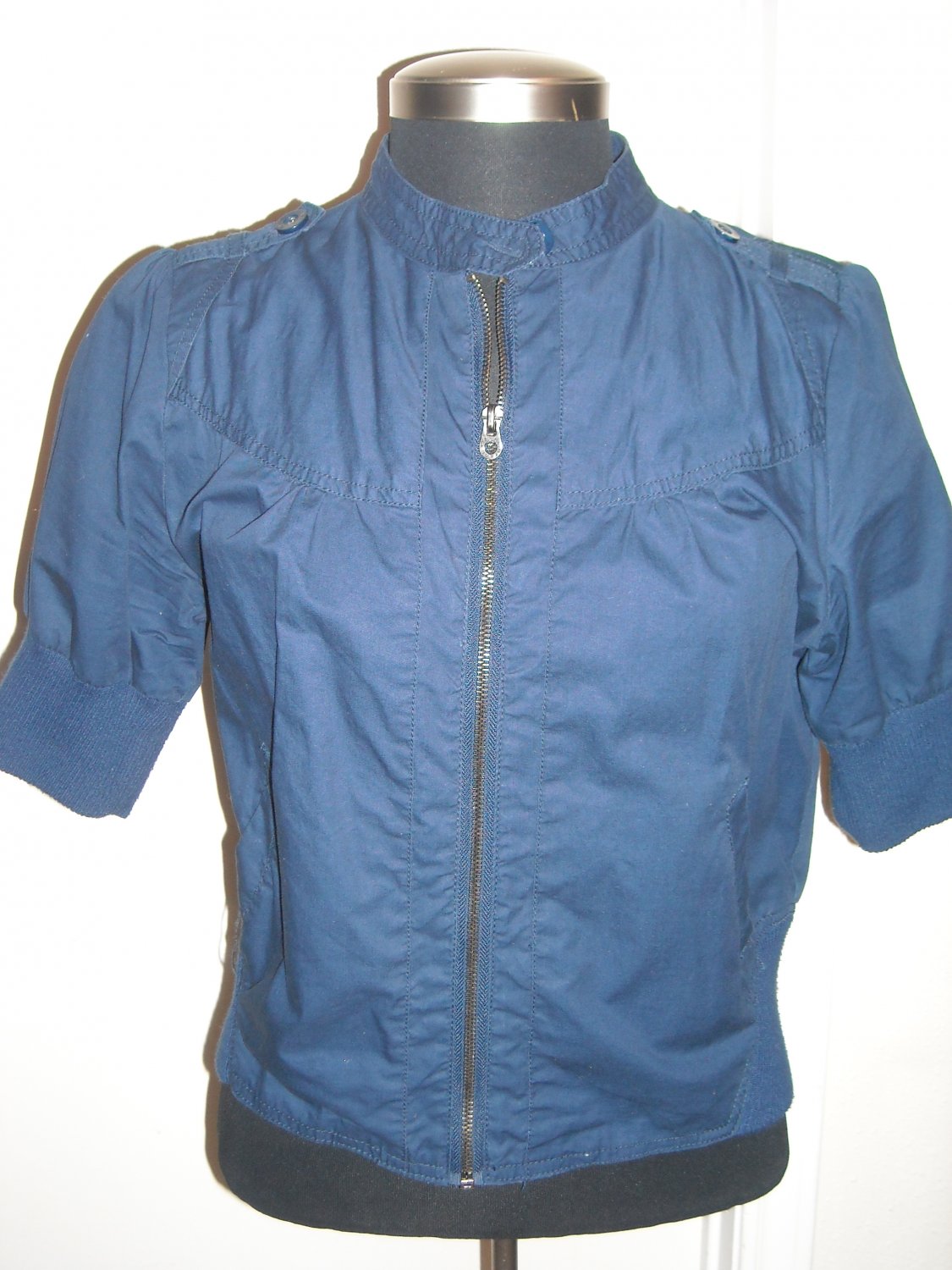 HERITAGE BLUE SHORT SLEEVE JACKET SIZE L (NEW)