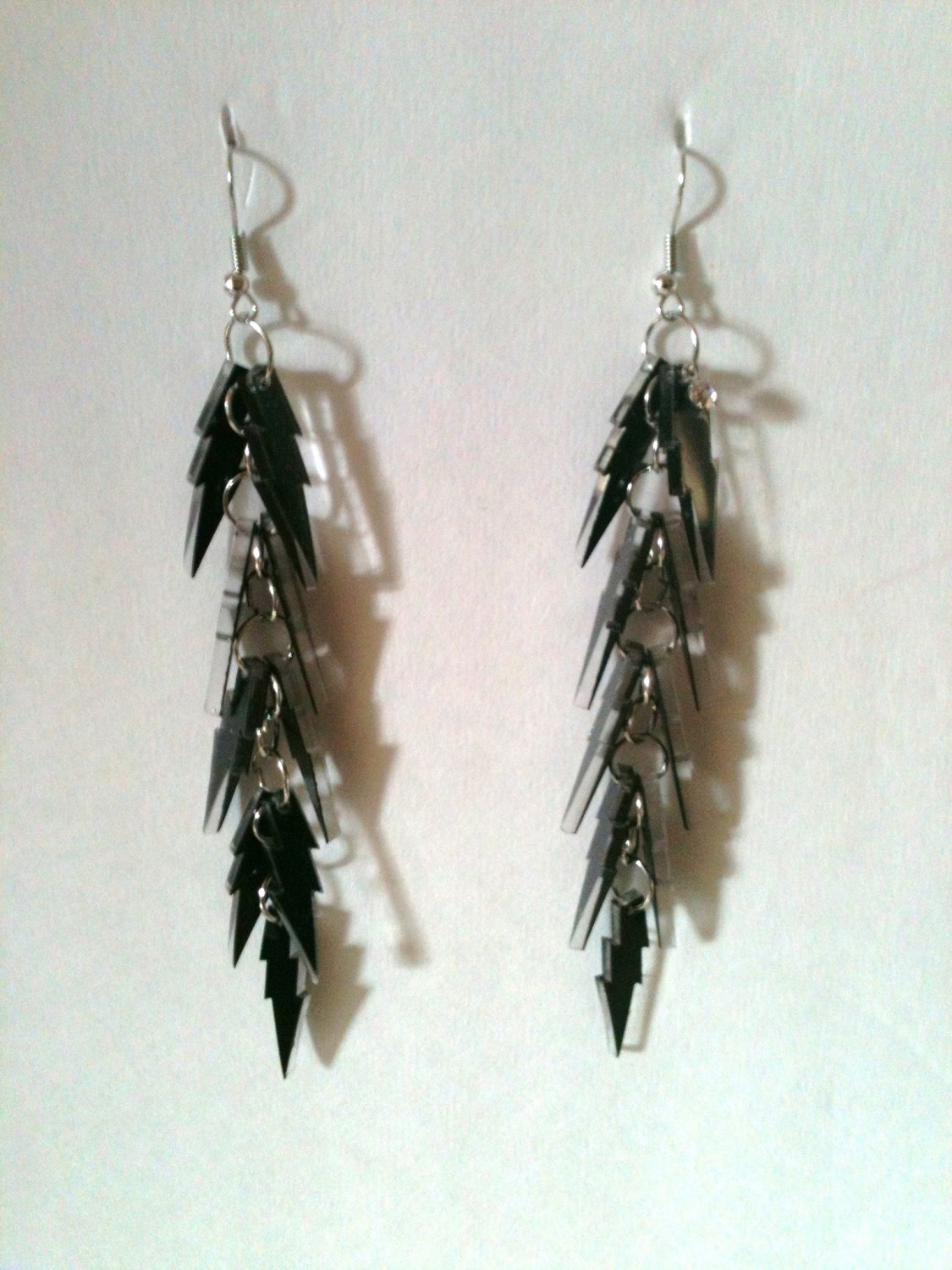 BLACK GLITTER LIGHTNING BOLT EARRINGS ON SILVER CHAIN (NEW)