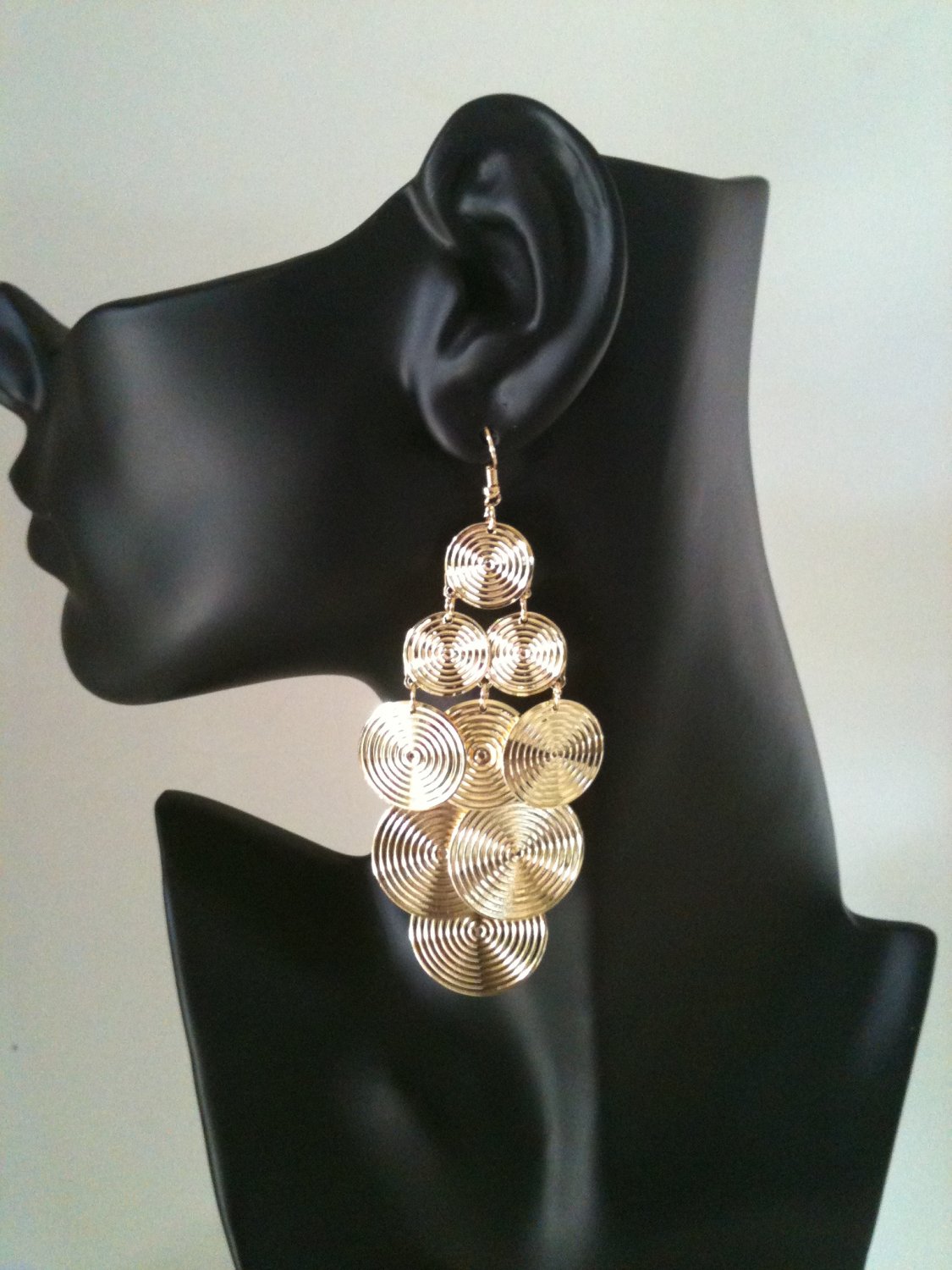 GOLD DANGLING EARRINGS (NEW)