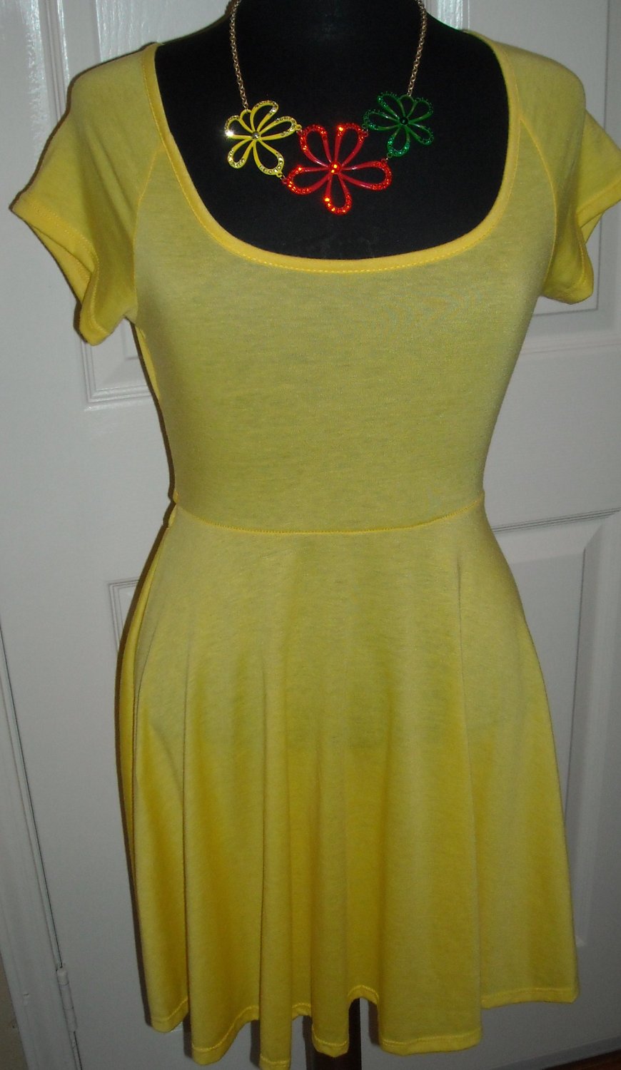 URBAN ROSE VINTAGE SHORT YELLOW DRESS SIZE L (NEW)