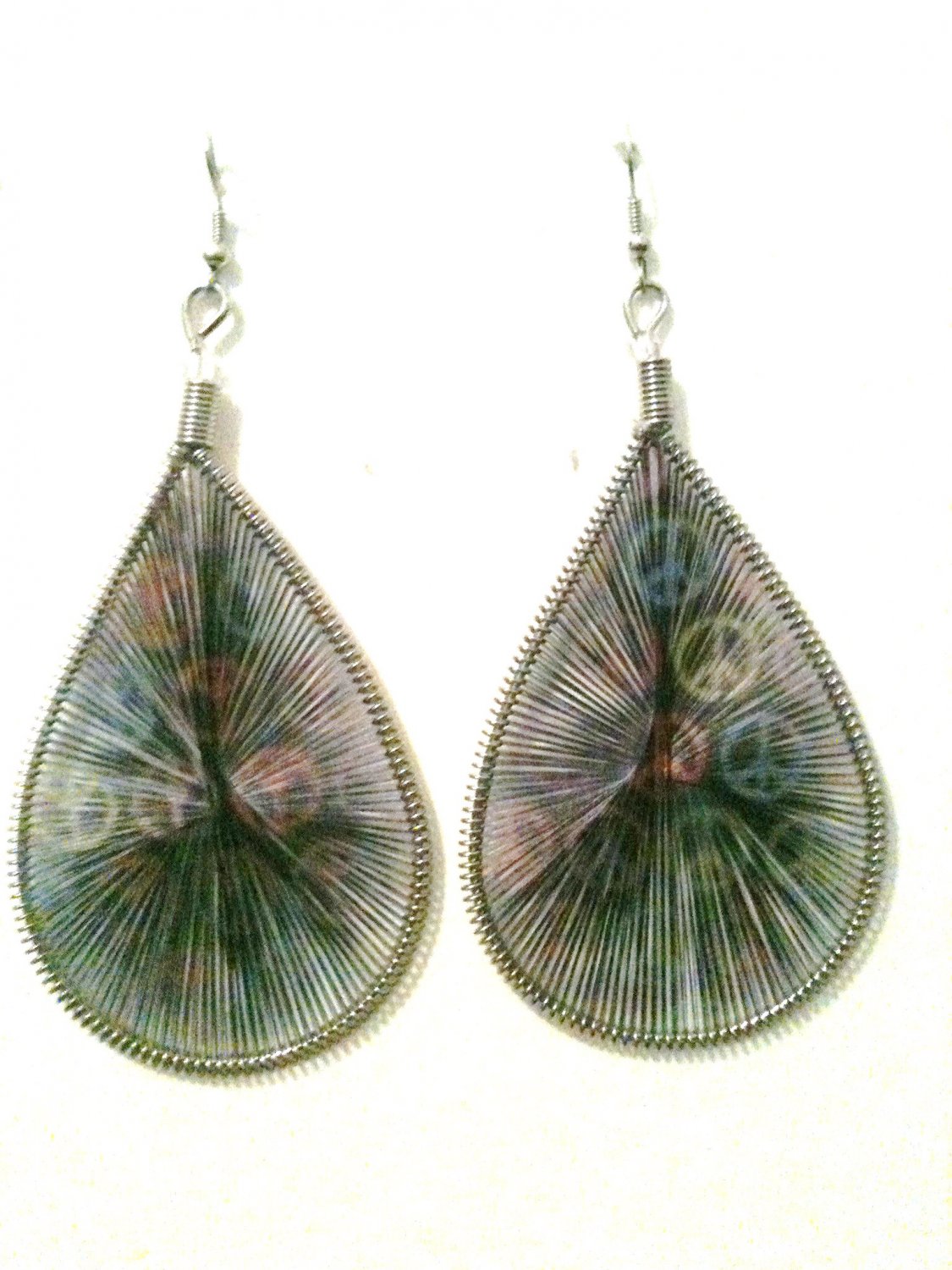 PEACE SIGN THREADED EARRINGS (NEW)