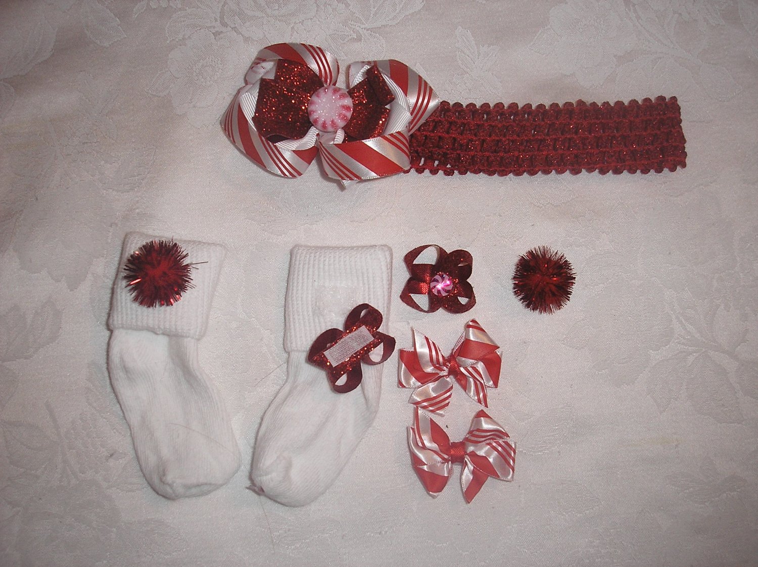 CHRISTMAS PEPPERMINT RED GLITTER HEADBAND BOW W/MATCHING SOCKS SZ 6-18 MOS SET!