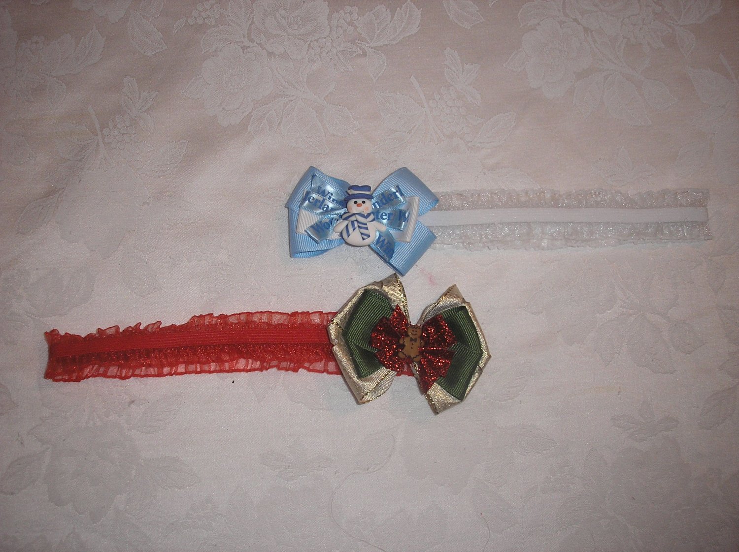 2 CHRISTMAS GIRLS/BABY BOUTIQUE RUFFLE HEADBAND BOWS SNOWMAN / GINGERBREAD MAN