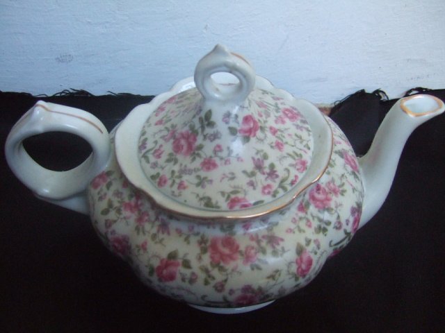 Lefton Chintz Type Musical Teapot Plays Touch Me