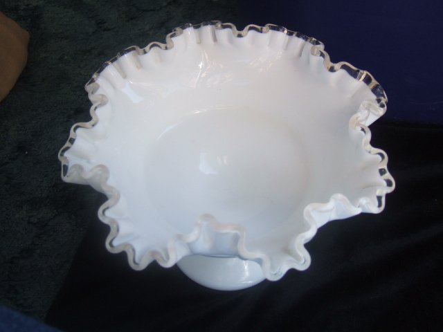 Gorgeous Fenton Bowl/Candy Dish With Ruffled Edges 5.5 Inches Tall