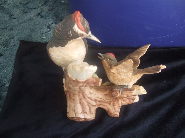 Stunning Lefton Bird Figurine KW8011