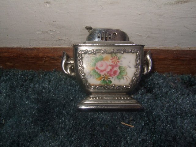 Occupied Japan Lighter With Hand Painted Enamel Sides