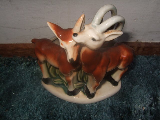 Beautiful Two Deer Planter With Majolica Back Drop Unmarked