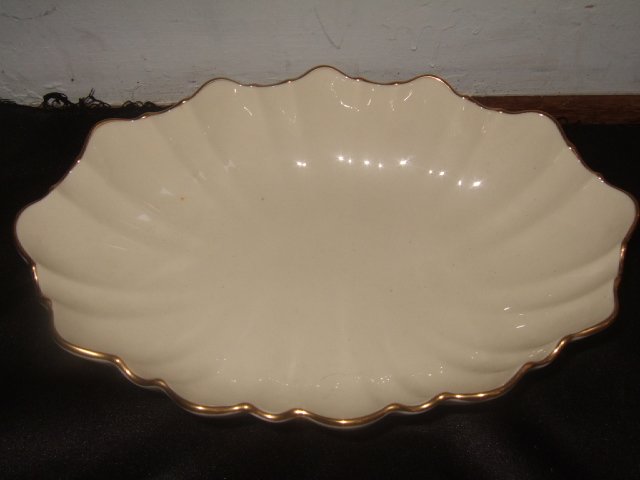 Lenox Hand Decorated Gold Trimmed Bowl 10.5 Inches Wide