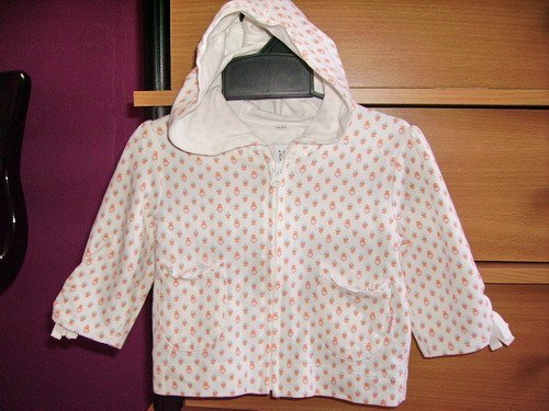 CW32: 6-9mos Baby Gap Hooded Zipped Jacket