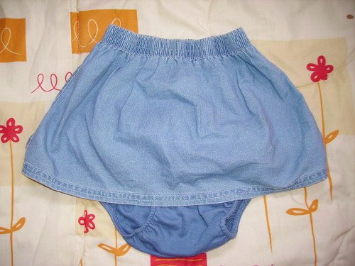 CW54: 12-18mos Baby Gap 2 Piece Skirt & Panties Set