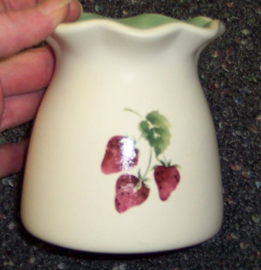 Pfaltzgraff Candle With Strawberries & Green Rim 655-233 655-234