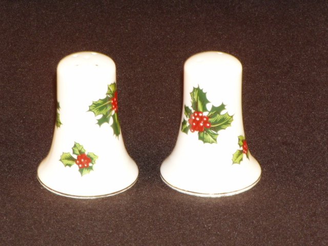 Lefton China Christmas Holly Salt & Pepper Shaker Shakers