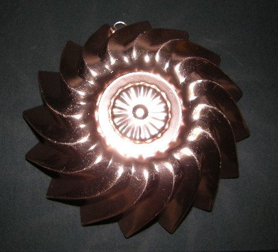 Vintage Decorative Copper Color Pink Aluminum Jello or Cake Mold Sharp Fluted