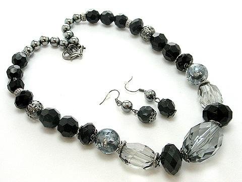 N/E SET/18 INCH/METAL BEAD/ LUCITE BEAD