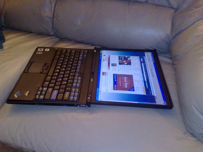 IBM Thinkpad T43 PM 1.8GHz, DVD, CD writer XP Pro Finger Printer Password Ready