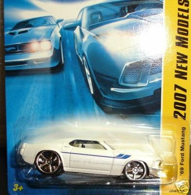 2007 Hotwheels FE 4/36 69 MUSTANG