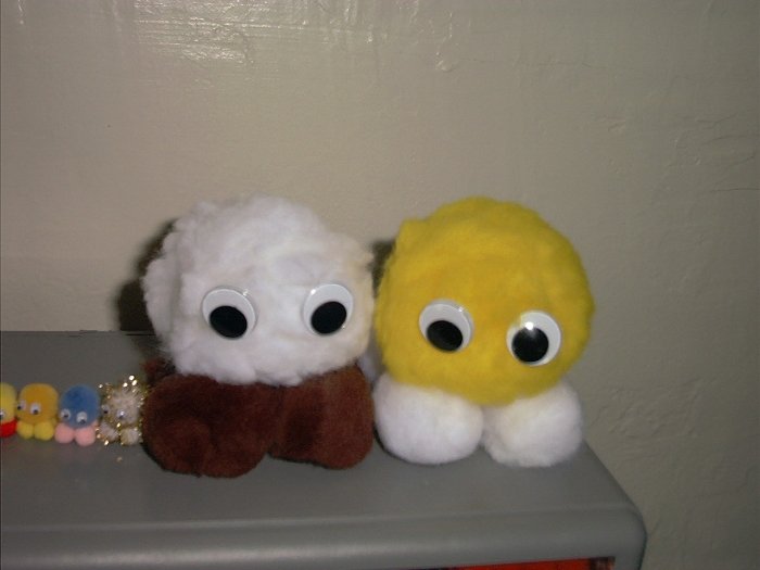 Large Pom-Pom Pals