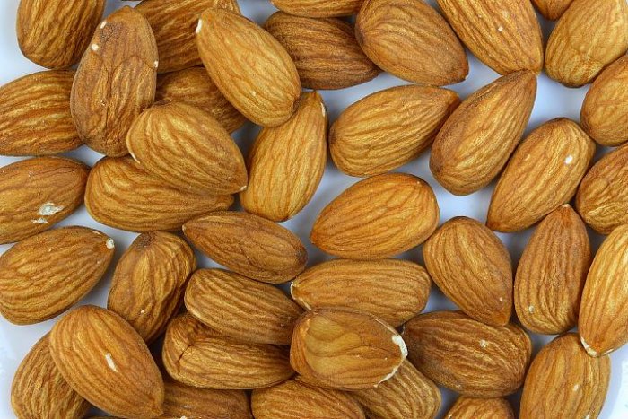 Almond / Almendra