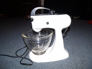 Kitchen Aid Kitchenaid Mixer Model 3B With Bowl and Whisk Works Vintage Hobart