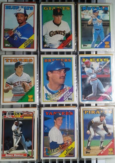 Lot of 18 Baseball cards