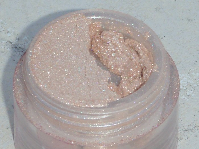 Luminesque Shimmer Eyeshadow