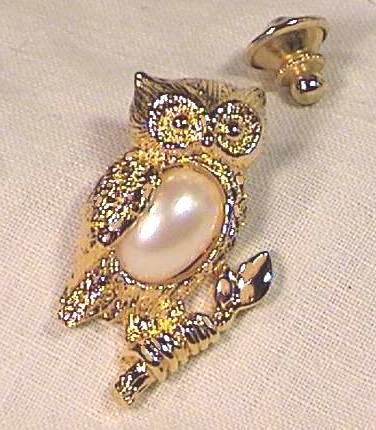Avon OWL PIN w faux PEARL BELLY
