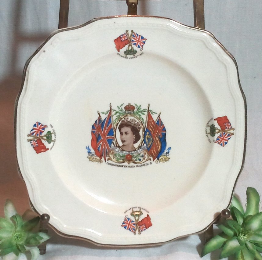 Queen Elizabeth Coronation Commemorative Plate 1953