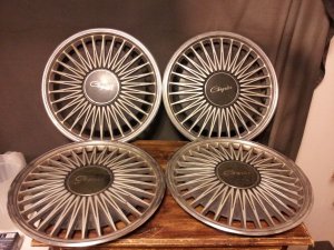 4 Chrysler hub caps