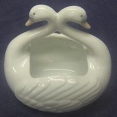 Set of 4 Each 4" Global Arts DOUBLE SWANS