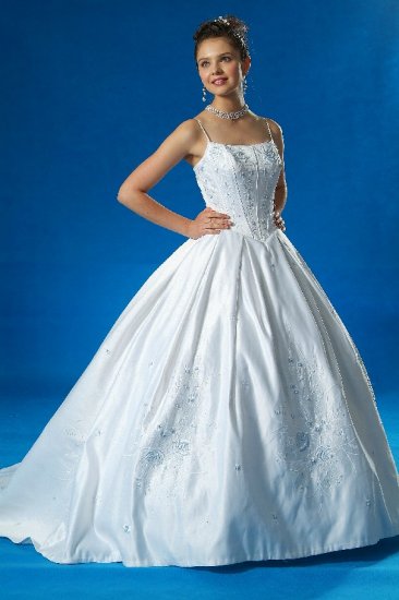 BRAND NEW ASPIRING BLUE EMBROIDERED WEDDING DRESS BRIDAL GOWN SIZE 20