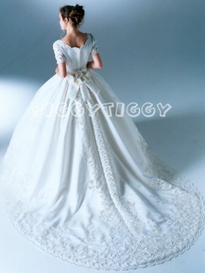 NEW DAZZLING WEDDING DRESS BRIDAL GOWN WITH EXQUISITE TRAIN SIZE 12