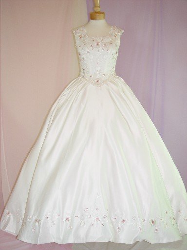 NWT LOVELY WHITE WEDDING DRESS BRIDAL GOWN with RUM PINK EMBROIDERY SIZE 14