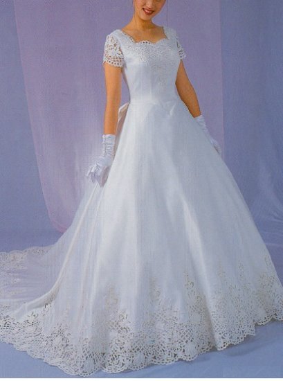 NEW STUNNING BATTENBERG LACE WEDDING GOWN BRIDAL DRESS SIZE 14