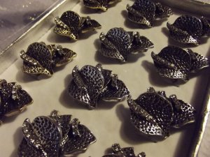 2 leaf jewel ring