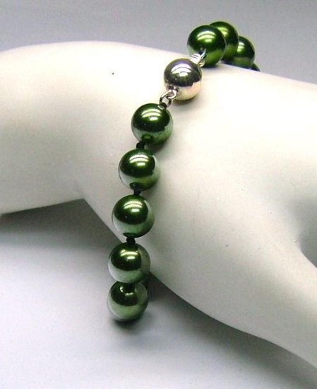 Green Shell Pearl Bracelet - 925 silver clasp