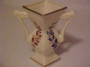 LOVELY VINTAGE PORCELAIN DOUBLE HANDLED VASE