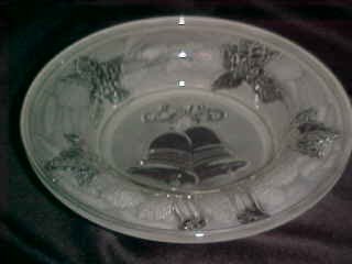 BEAUTIFUL CHRISTMAS PATTERN SATIN GLASS BOWL